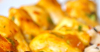 Brochettes de poulet au chutney de mangues pour ramener le soleil à Paris!