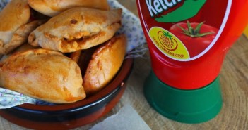 Empanadas au thon, aux poivrons et au ketchup Amora