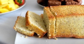 Cake fondant au citron et aux graines de pavot