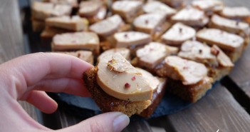 Bouchées au foie gras Monfort, au pain d’épices et à la gelée de coings