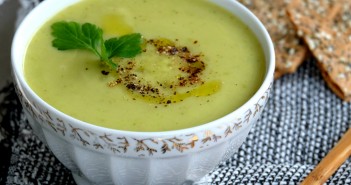 Velouté de courgettes à la boisson végétale à la noix de coco
