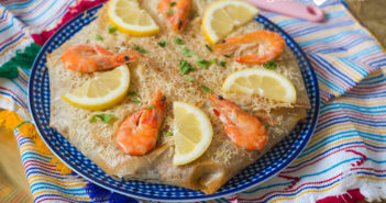 Pastilla au poisson et aux fruits de mer