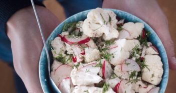 Salade de chou fleur et radis à l’aneth