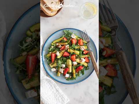 Salade de courgettes, fraises et feta