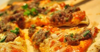 Pizza minute sur du Pain Libanais
