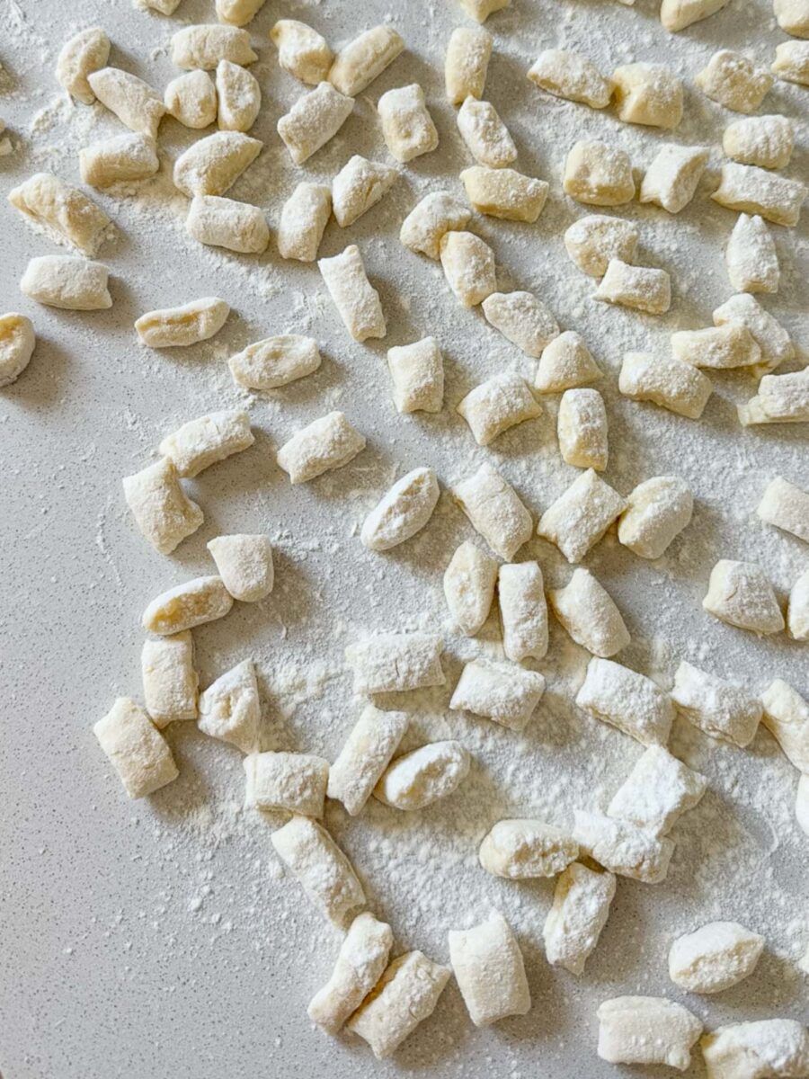 Comment préparer des gnocchis au saumon fumé ?