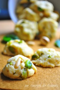 DSC_0318-200x300 - Cookies aux éclats de pistaches et pignons de pin