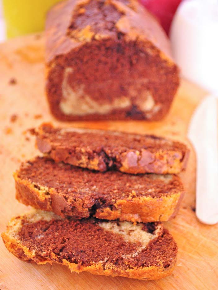 Cake marbré au chocolat et à la fève de tonka