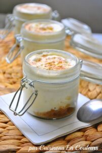 Verrine glacée à la vanille et au café, comme un tiramisu