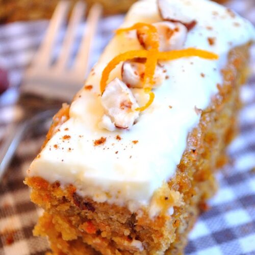 Carrot Cake aux noisettes et canneberges séchées