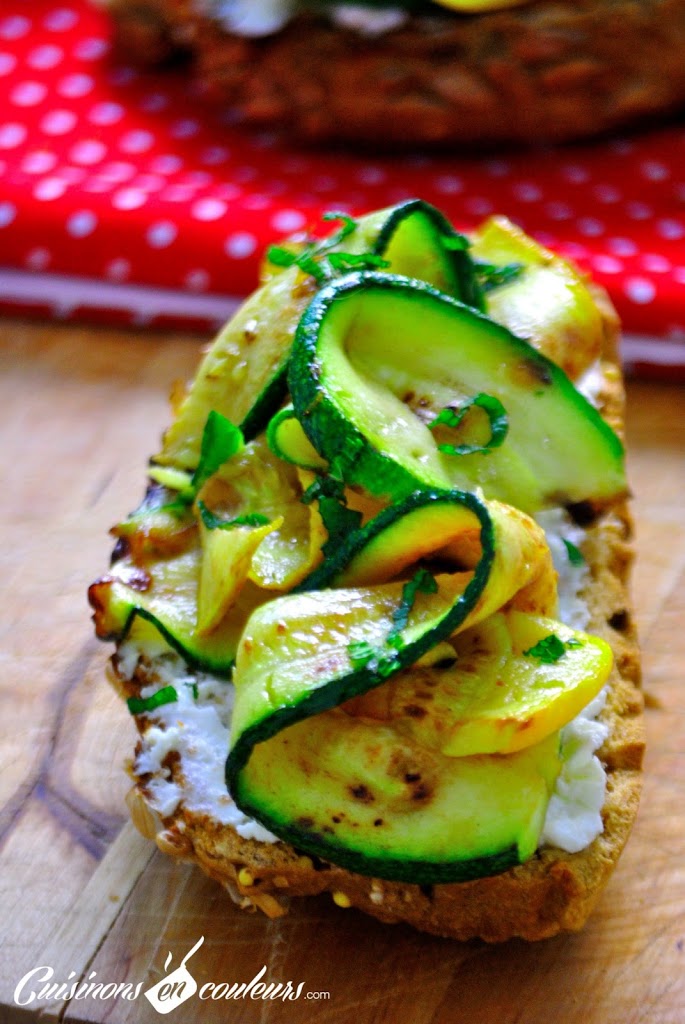 DSC_0427 - Tartines de courgettes au chèvre frais et à la menthe