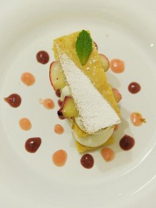 Millefeuille3-225x300 - Mille-feuilles à la chantilly et aux nectarines