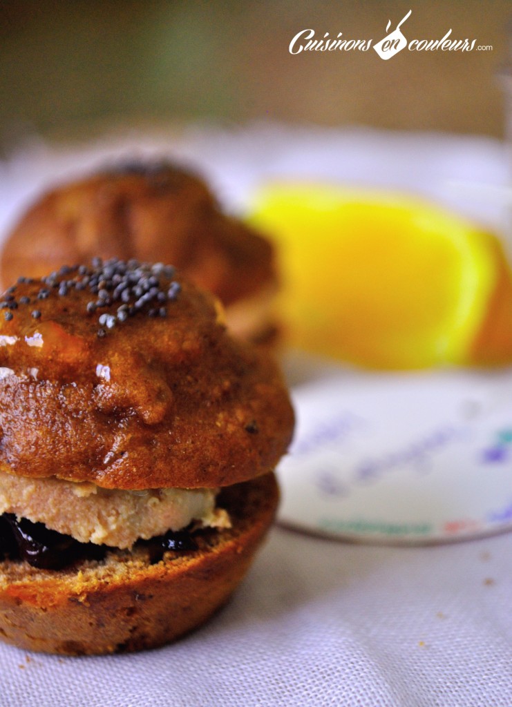 mini-burger-foie-gras-1-741x1024 - Minis burgers de pain d'épices au confit d'oignons à la crème de cassis et au foie gras