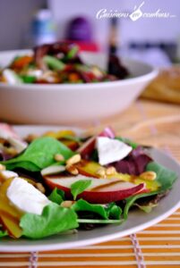 Salade estivale aux nectarines et à la mozzarella