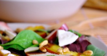 salade-nectarines-mozzarella-351x185 - Cuisinons En Couleurs