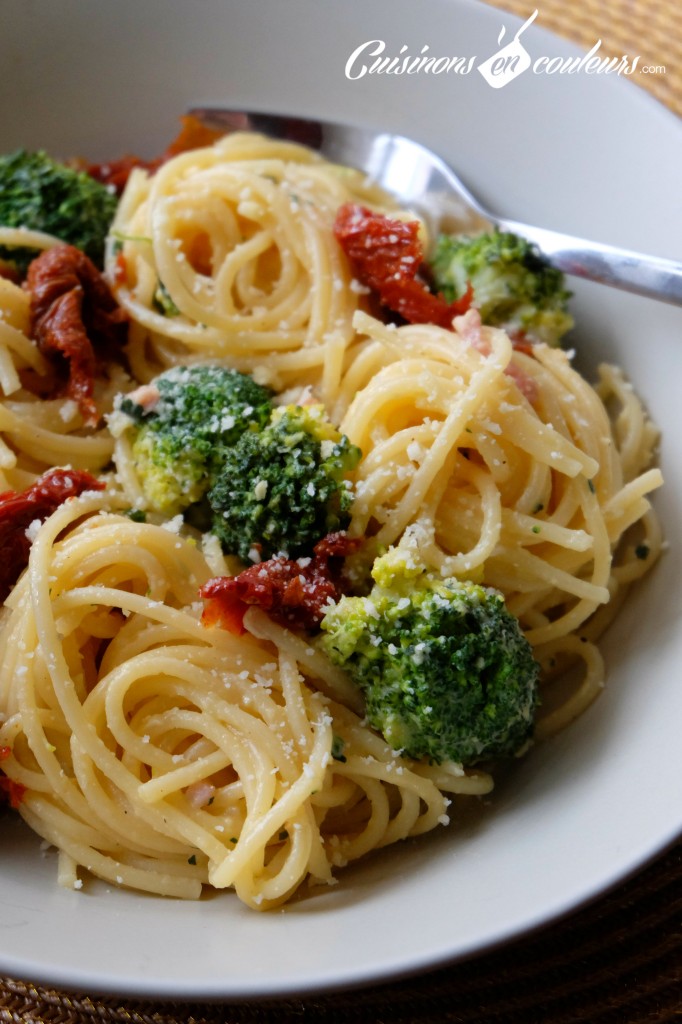 spaghetti-tomate-brocolis-682x1024 - Spaghetti au brocoli et aux tomates séchées