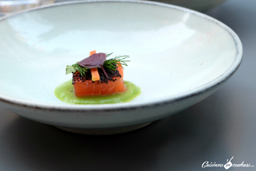 Amuse Bouche au saumon au Pas Sage - Paris