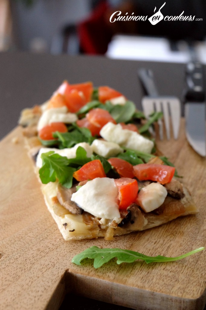 Pizza blanche aux oignons caramélisés