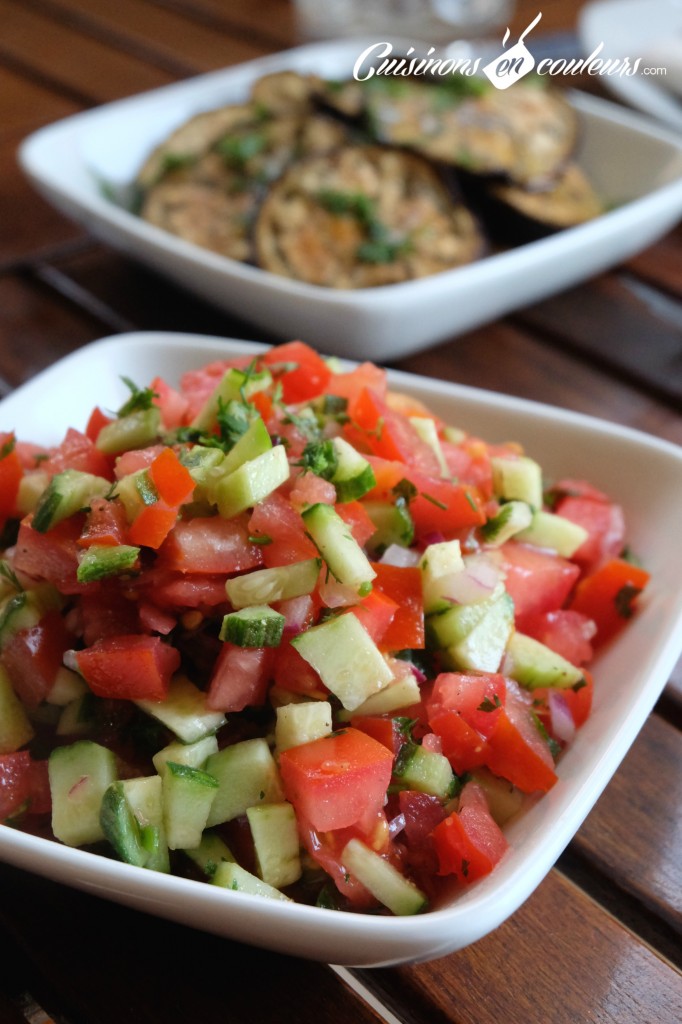 Salade-de-tomate-et-concombre-682x1024 - Top 15 des salades marocaines