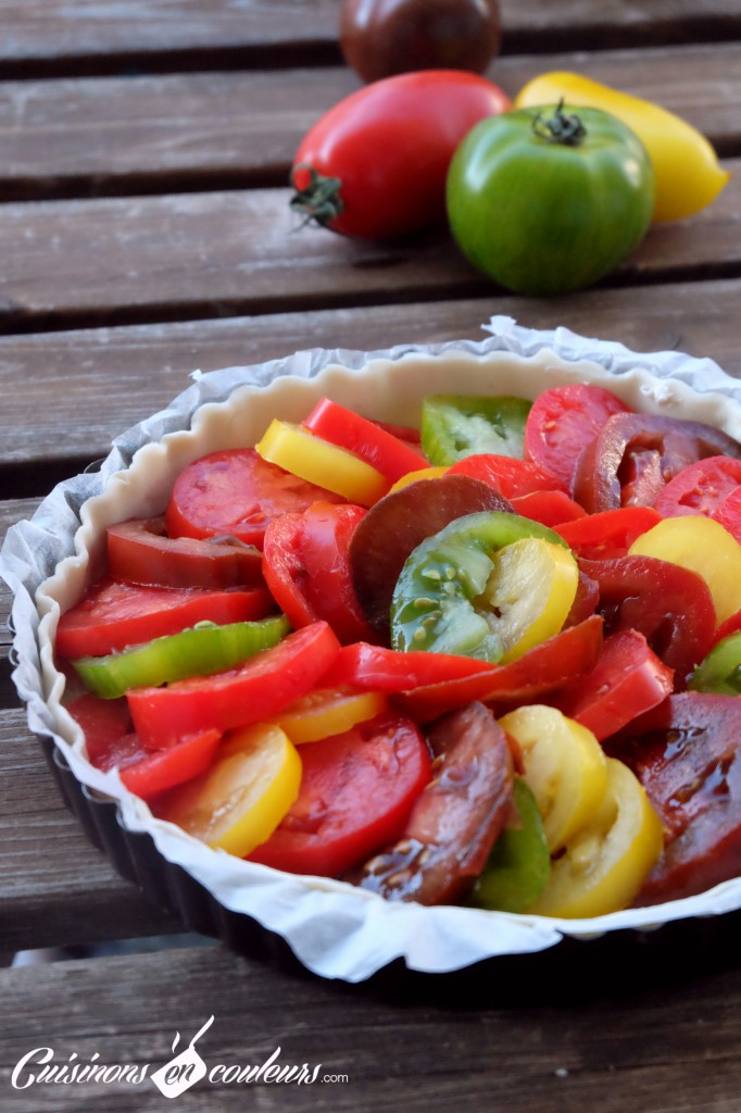 Tarte aux tomates anciennes et au thon