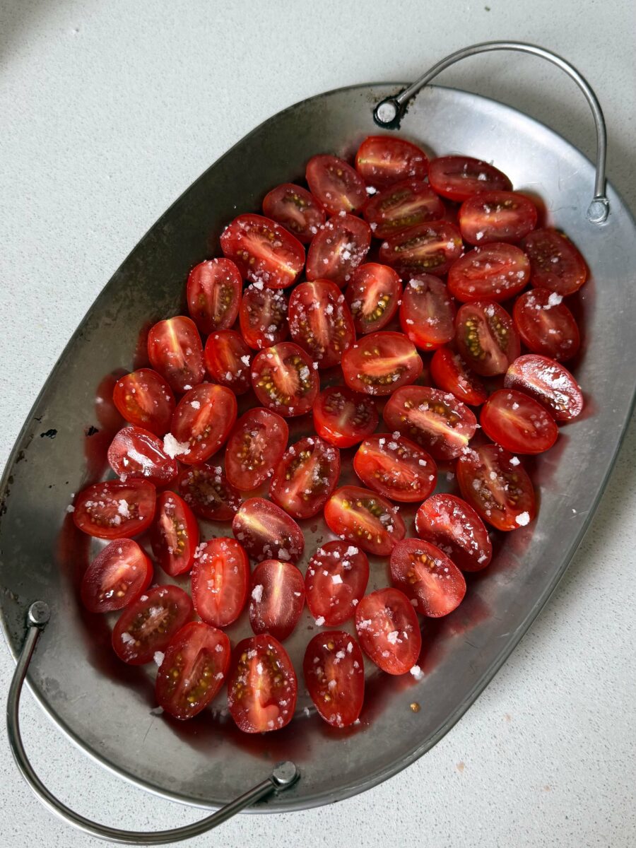 Pour les tomates cerises, c’est le même principe.