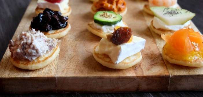 12 idées de garnitures pour vos blinis