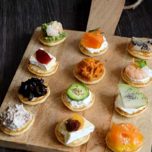 12 idées de garnitures pour vos blinis
