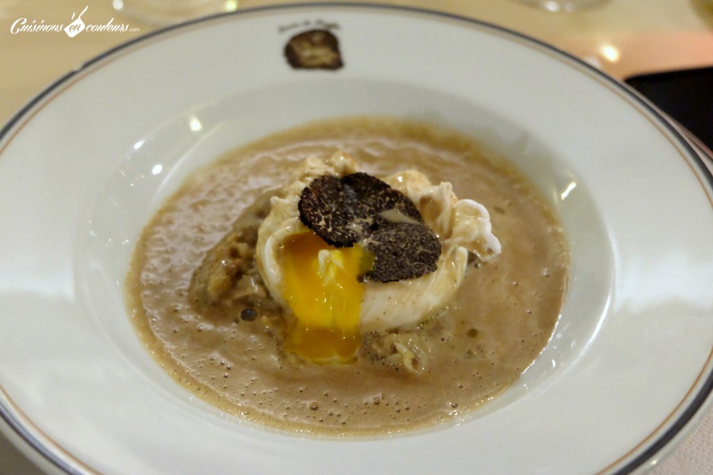 Oeuf poche a la truffe