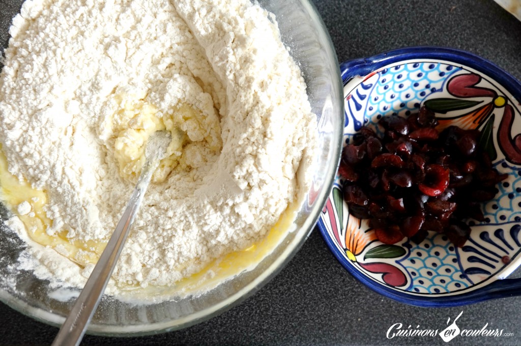 Preparation-du-cake-aux-cerises-1024x680 - Cake aux cerises