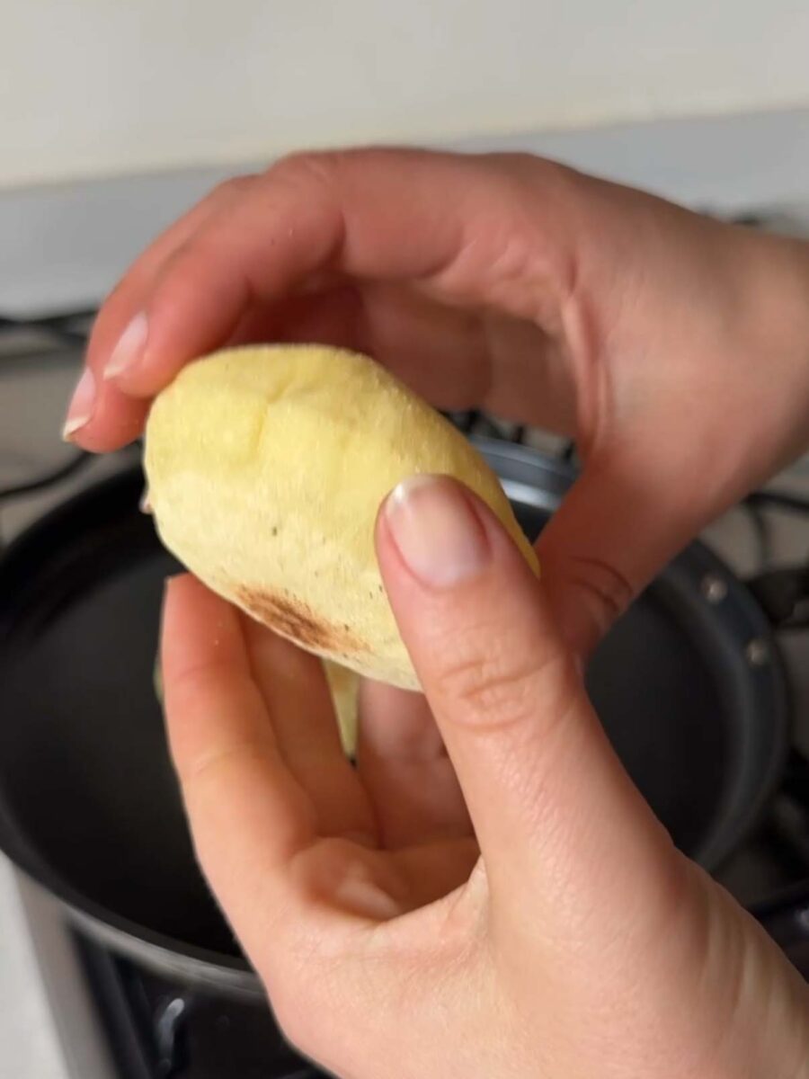 Pain traditionnel marocain cuit à la poêle : le Batbout