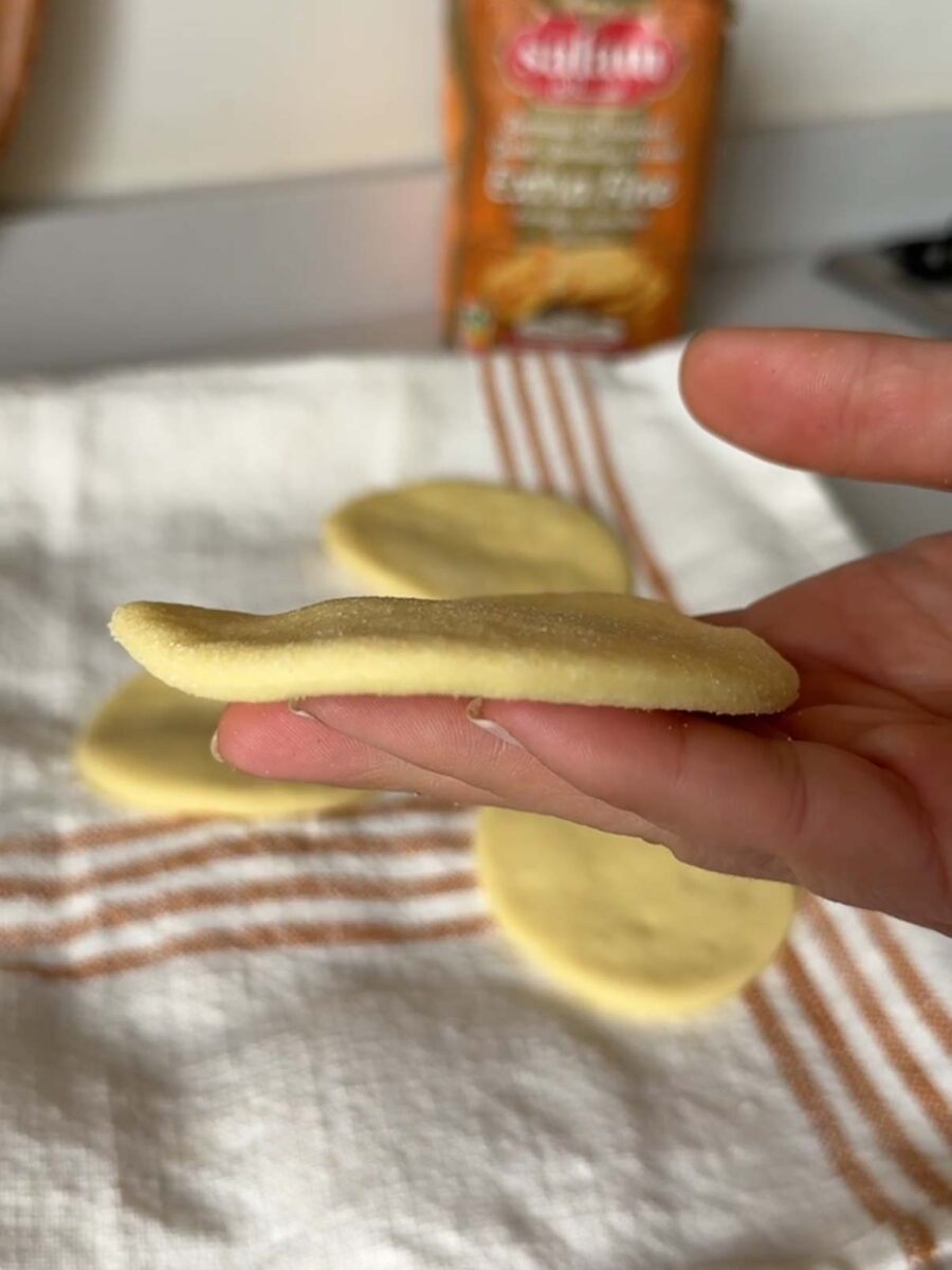 Pain traditionnel marocain cuit à la poêle : le Batbout