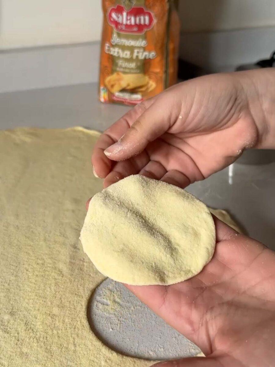 Pain traditionnel marocain cuit à la poêle : le Batbout