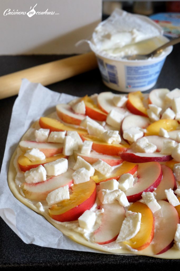 faire-pizza-maison-682x1024 - Pizza aux nectarines, à la mozzarella et au basilic