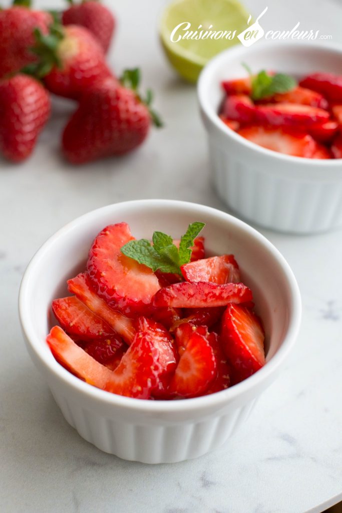 Salade-de-fraises-7-683x1024 - Salade de fraises à l'orange et à la fleur d'oranger