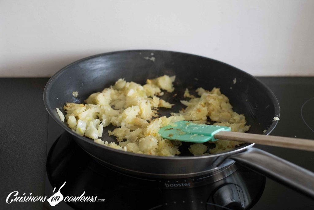 Batbouts-a-la-viande-hachee-et-a-la-bechamel-2-1024x683 - Batbouts farcis à la viande hachée, oignons et béchamel