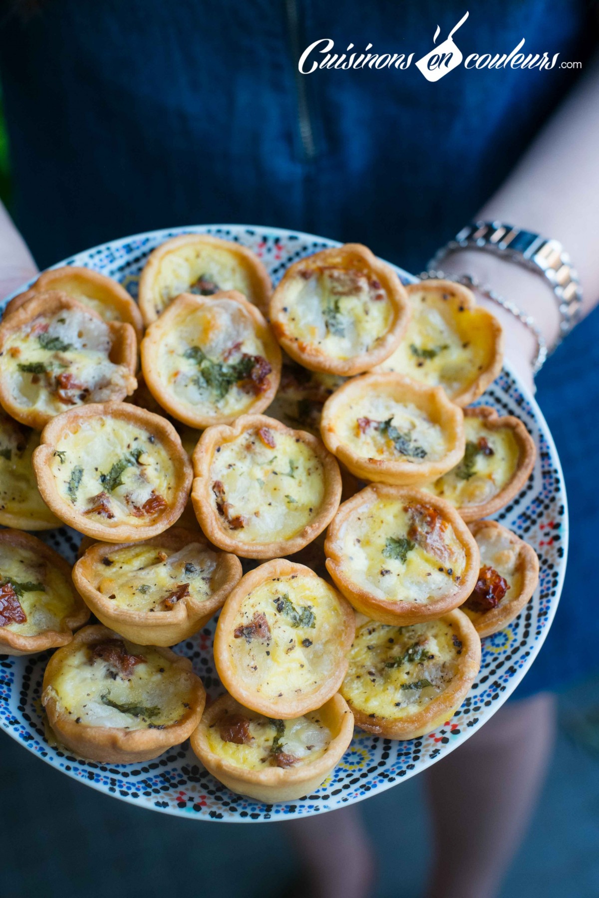 Minis quiches aux tomates séchées et à la mozzarella Cuisinons En