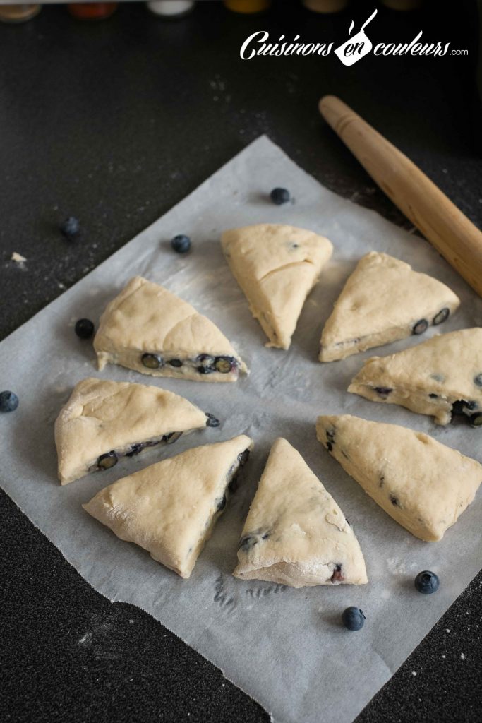 Scones-aux-myrtilles-3-683x1024 - Scones aux myrtilles, allégés en matières grasses