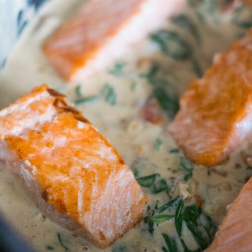 Filets de saumon à la crème et aux épinards