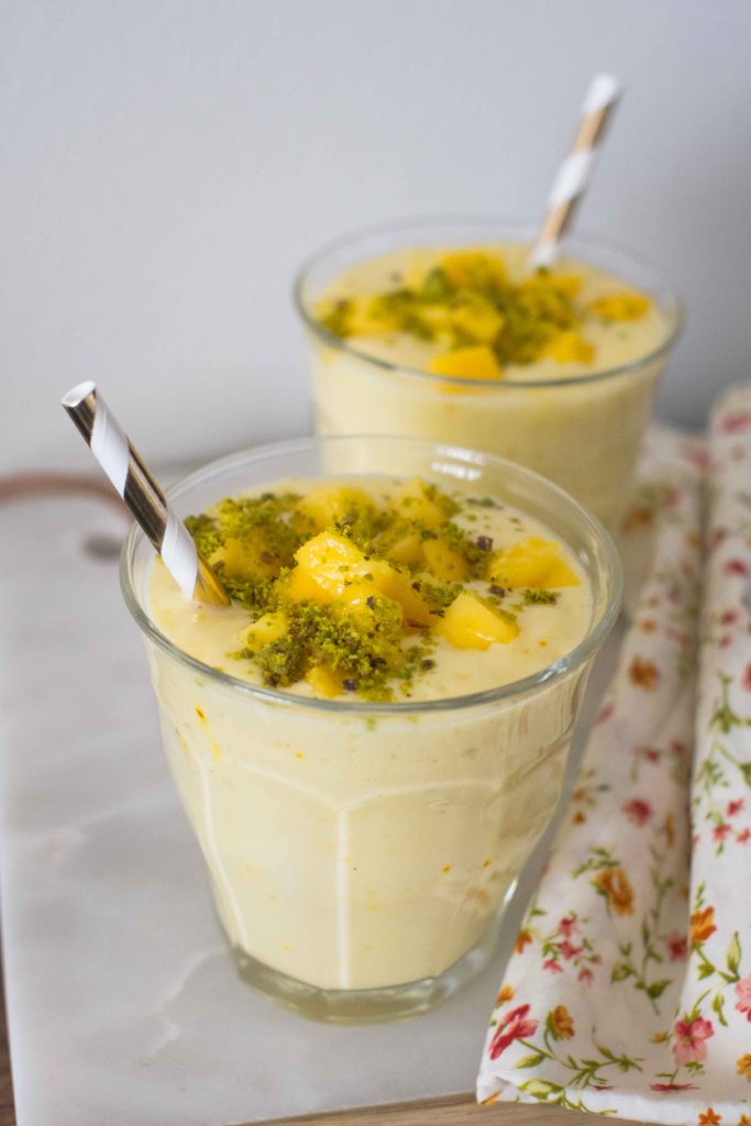 lassi-a-la-mangue-9-683x1024 - Lassi à la mangue et à la cardamome