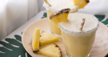 Piña colada smoothie