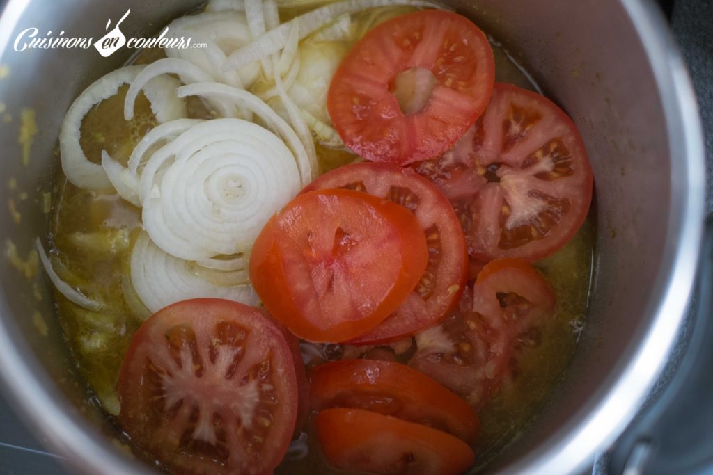 Tajine-de-veau-aux-tomates-et-aux-oignons-3-1024x683 - Tajine de veau aux oignons et aux tomates