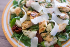 Salade de poulet mariné au citron vert et au miel