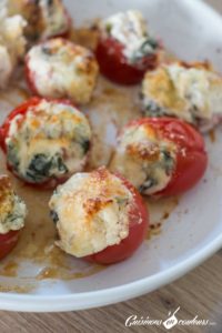 Tomates farcies au fromage frais, aux épinards et au parmesan