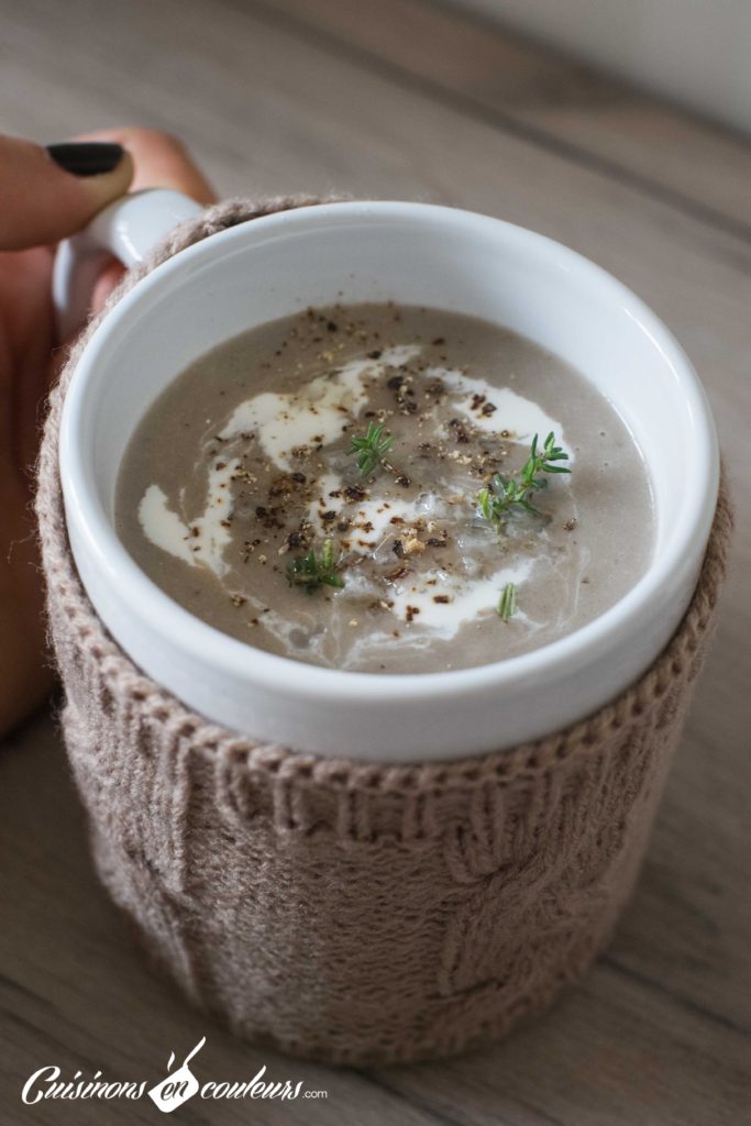 Veloute-de-champignons-10-683x1024 - Velouté de champignons au thym