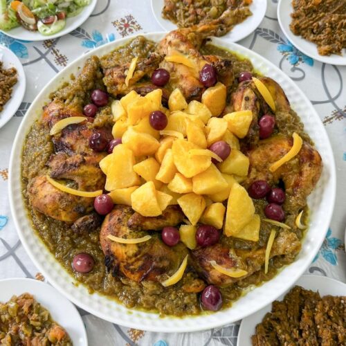 Djaj Mhamar bdeghmira : poulet aux olives et au citron confit