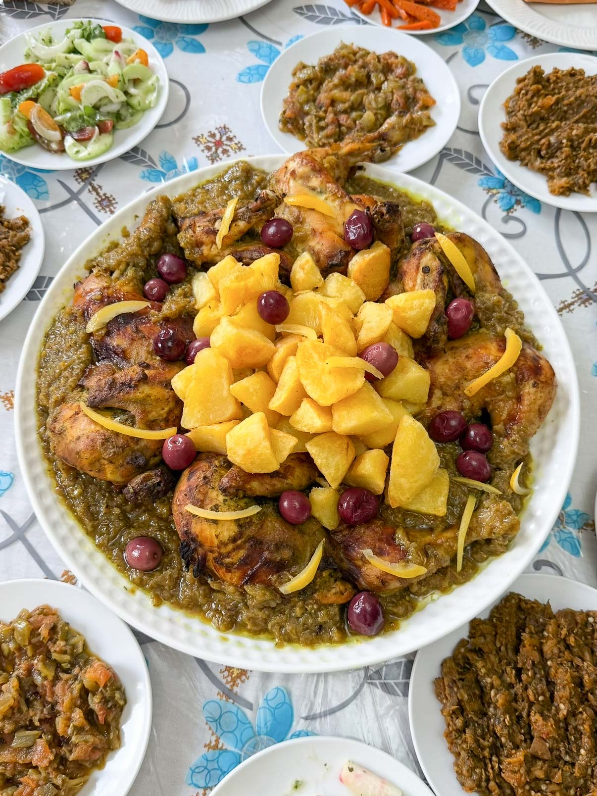 Djaj Mhamar bdeghmira : poulet aux olives et au citron confit