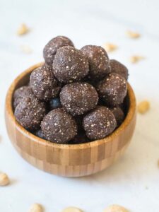 Energy Balls aux dattes, noix de cajou et noix de coco