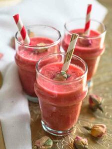 Jus de framboises et litchis à la rose