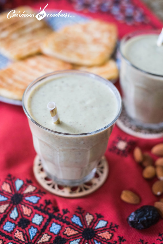 smoothie-avocat-fruits-secs-2-683x1024 - Smoothie à l'avocat et aux fruits secs (plus connu sous le nom de ZaaZaa au Maroc)