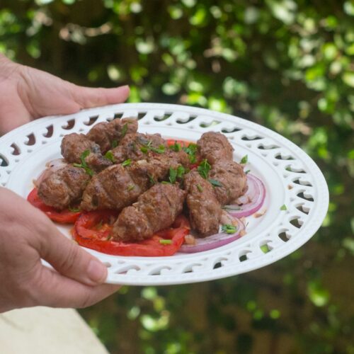 Kefta Mechwia à la marocaine cuite au charbon de bois
